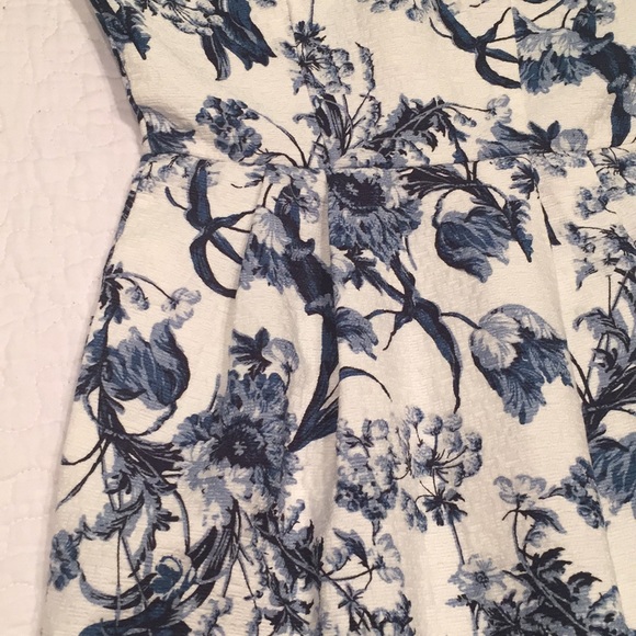 NWOT Sold Out ASOS - Wiggle Dress - Blue Floral - Picture 3 of 8